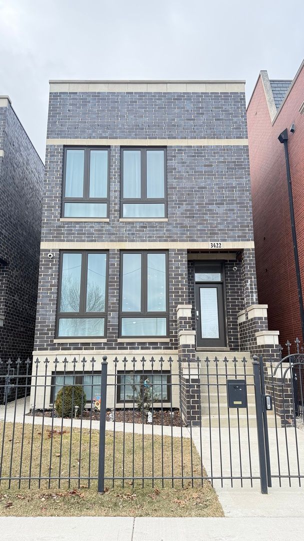 3422 S NORMAL Avenue — Chicago, IL 60616