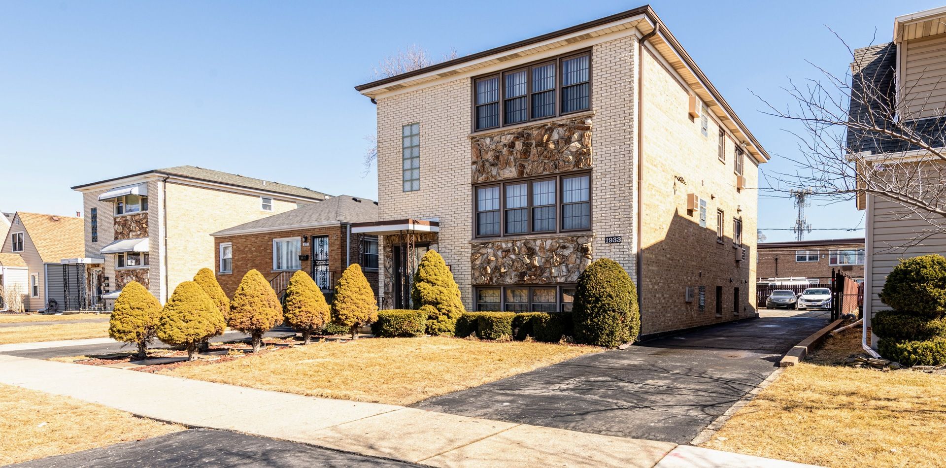 1933 N 18th Avenue — Melrose Park, IL 60160