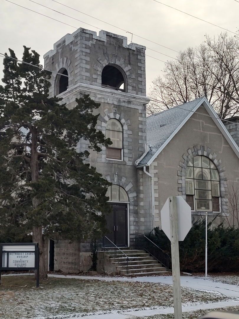103 S 3rd Street, Neponset, IL 61345