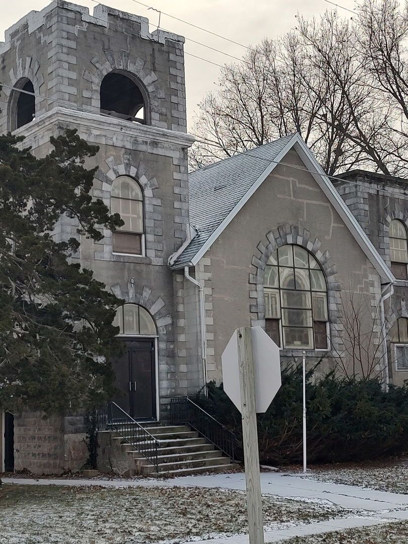 103 S 3rd Street, Neponset, IL 61345