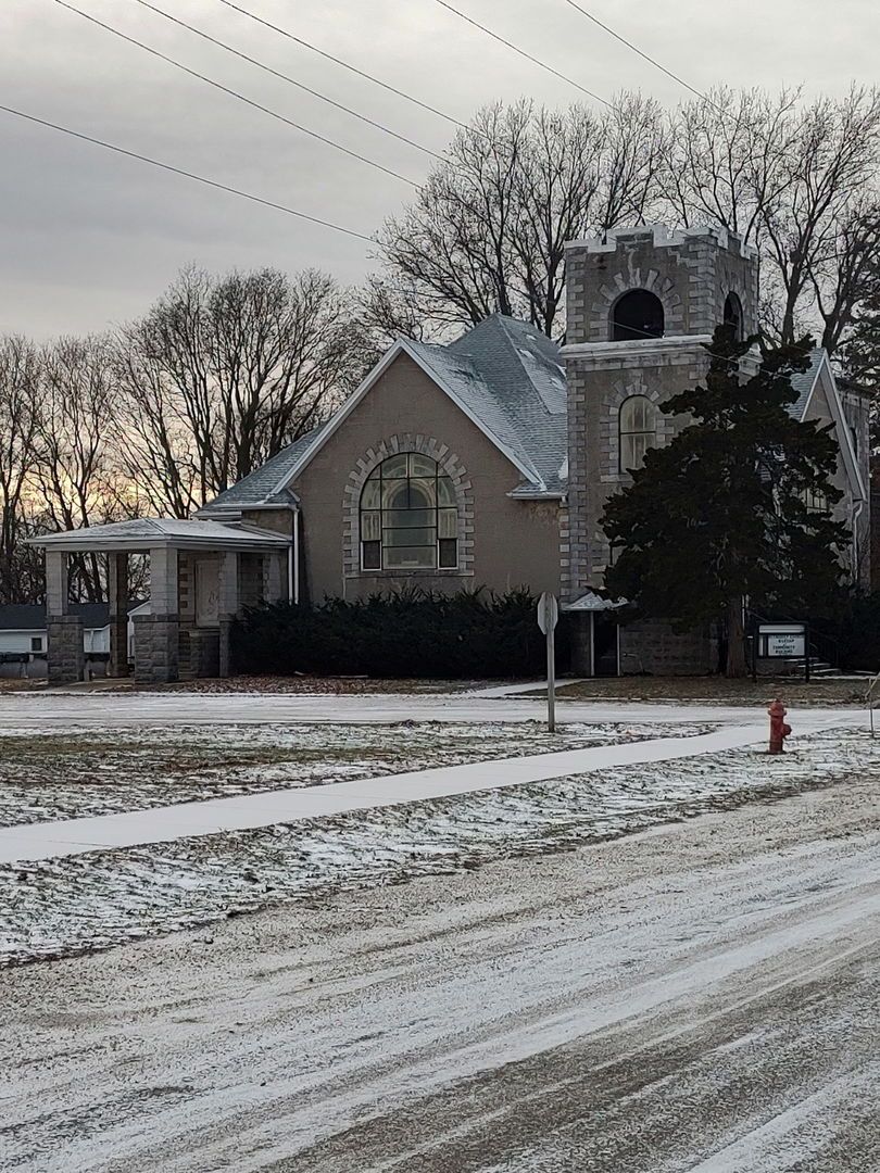 103 S 3rd Street, Neponset, IL 61345
