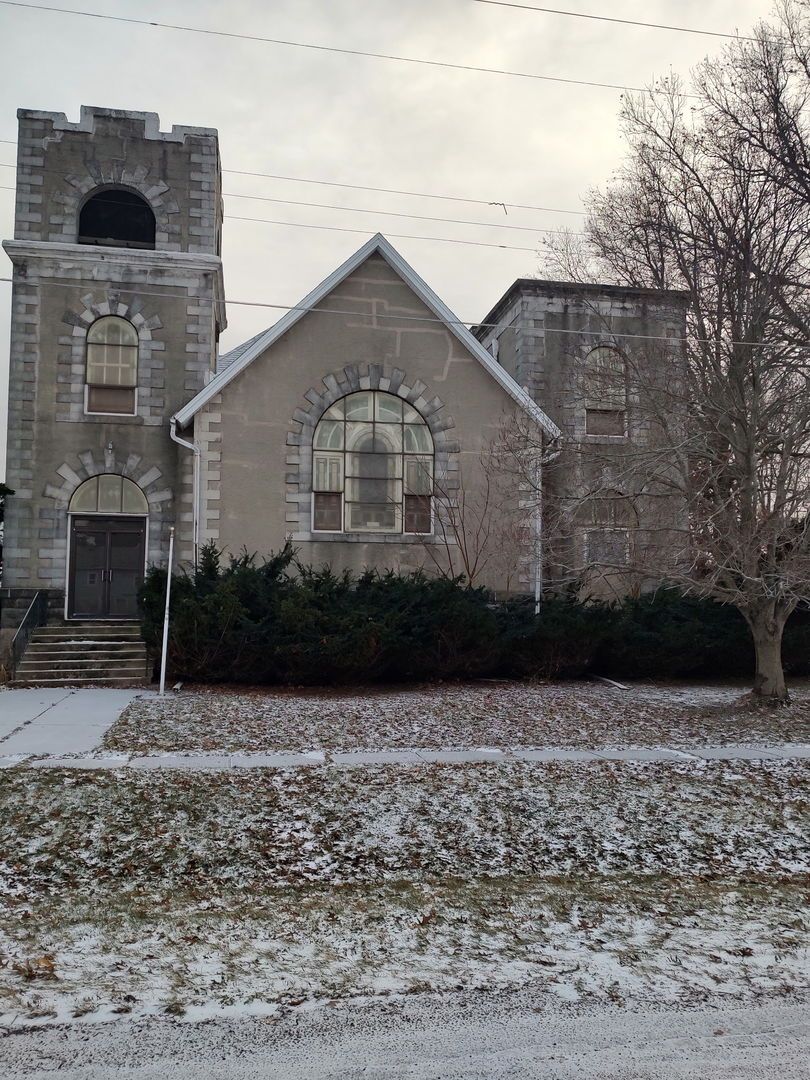 103 S 3rd Street — Neponset, IL 61345