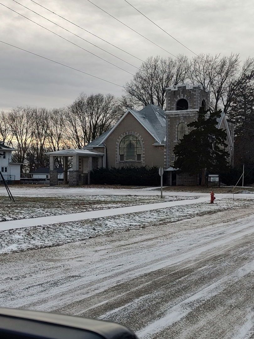 103 S 3rd Street, Neponset, IL 61345