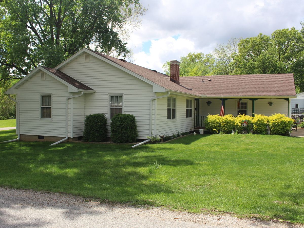 517 Wilson Street, Clinton, IL 61727