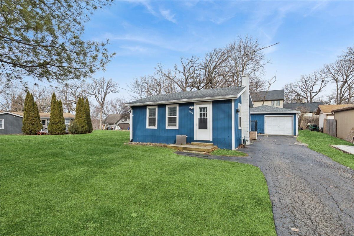 7814 Balsam Drive, Wonder Lake, IL 60097