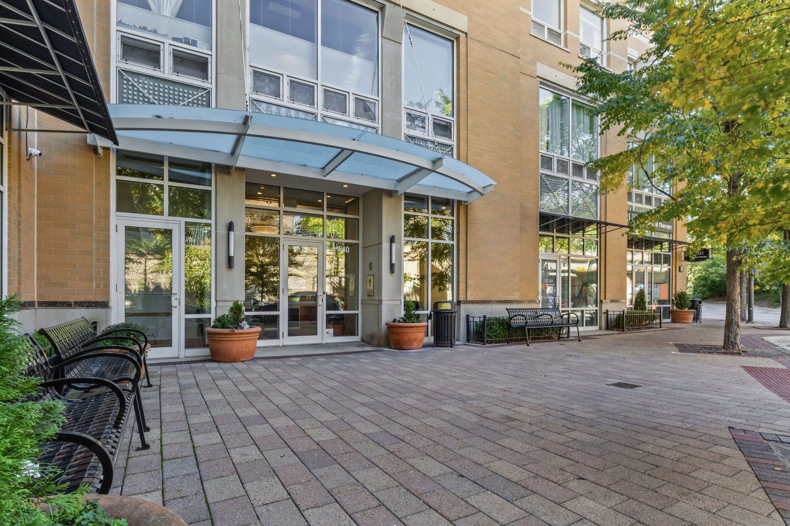 1640 Maple Avenue #304 — Evanston, IL 60201