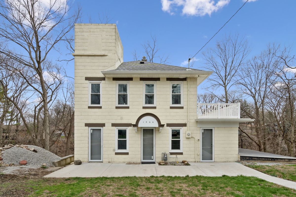 1926 3RD Street, East Moline, IL 61244