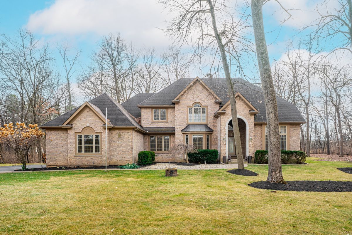 7415 Forest Oak Drive, McHenry, IL 60050