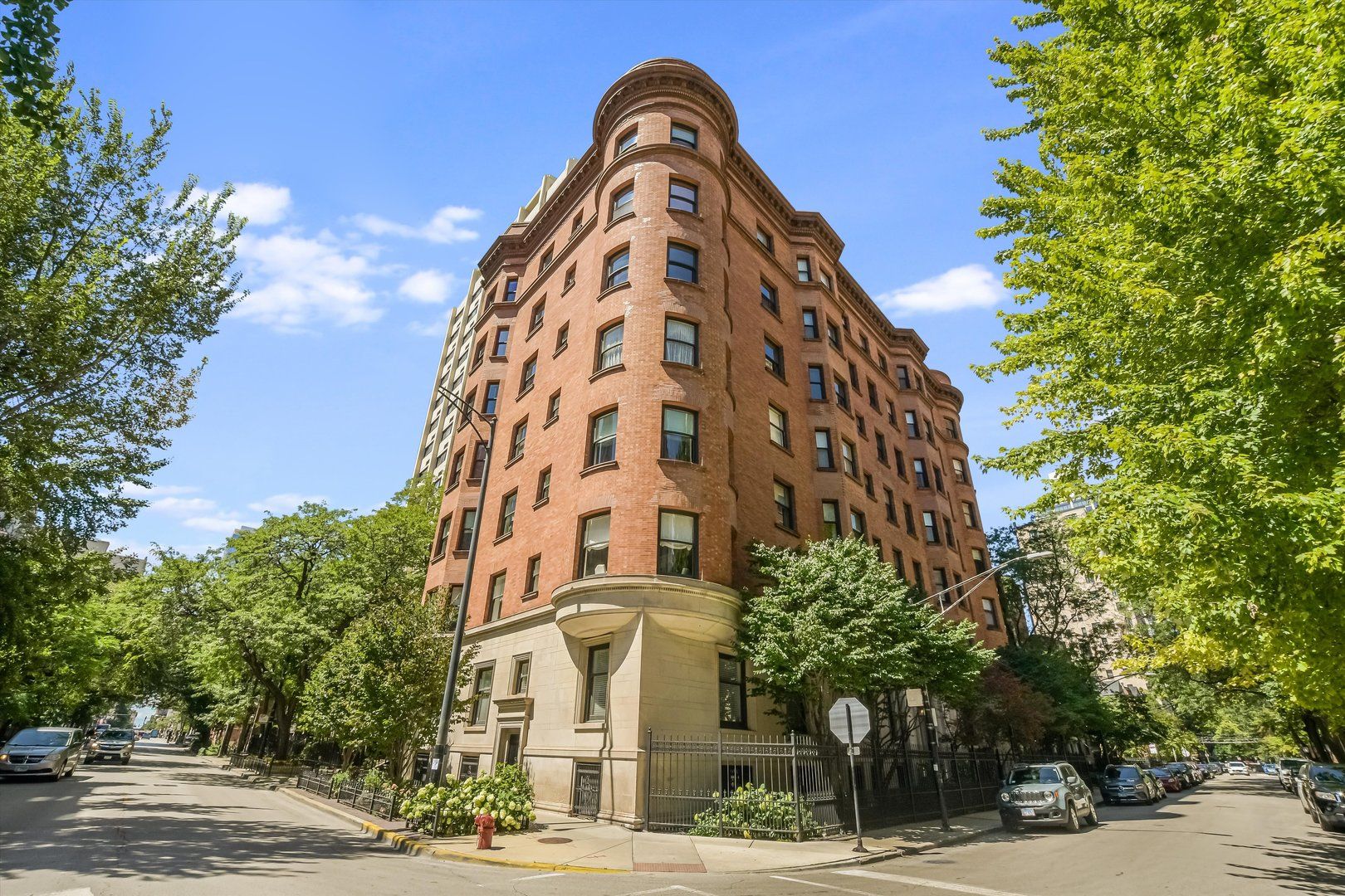 1210 N ASTOR Street #1A — Chicago, IL 60610