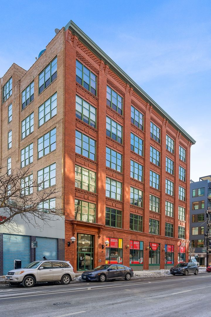 1017 Washington Boulevard, Chicago, IL 60607