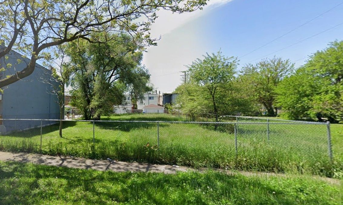 208 N La Crosse Avenue — Chicago, IL 60644