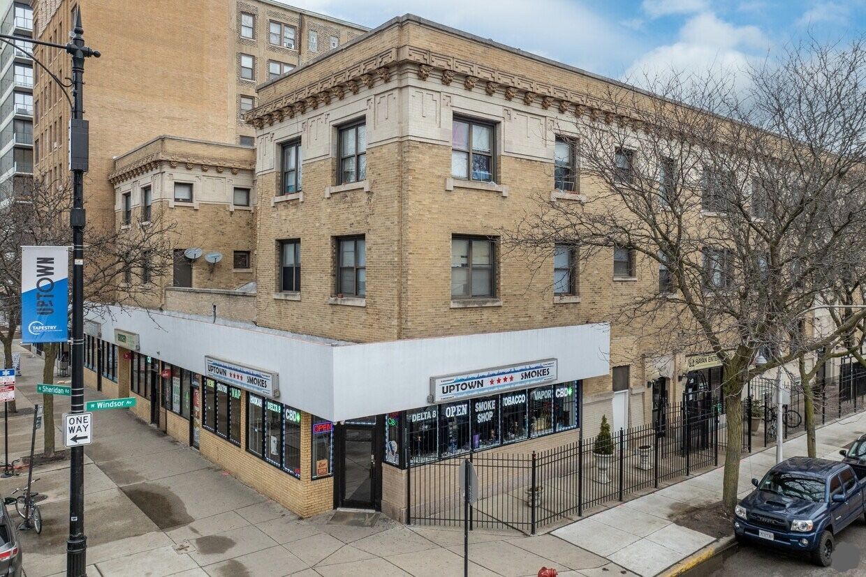 4527 N sheridan Road — Chicago, IL 60640