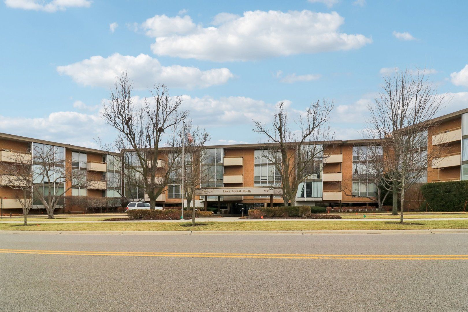 1301 N Western Avenue #307 — Lake Forest, IL 60045