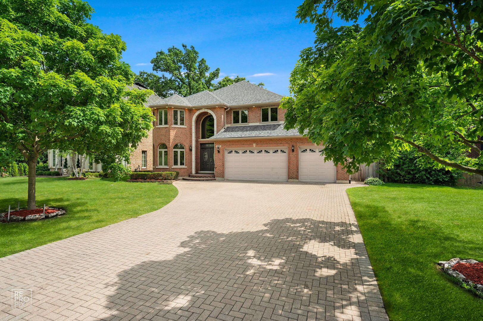 1017 E Red Oak Street — Addison, IL 60101