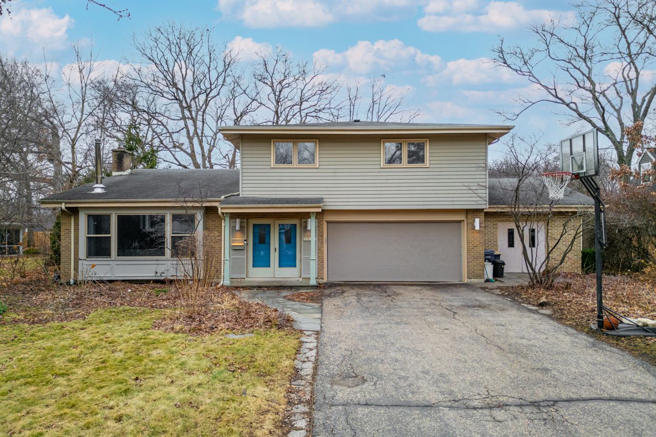 3272 Western Avenue — Highland Park, IL 60035