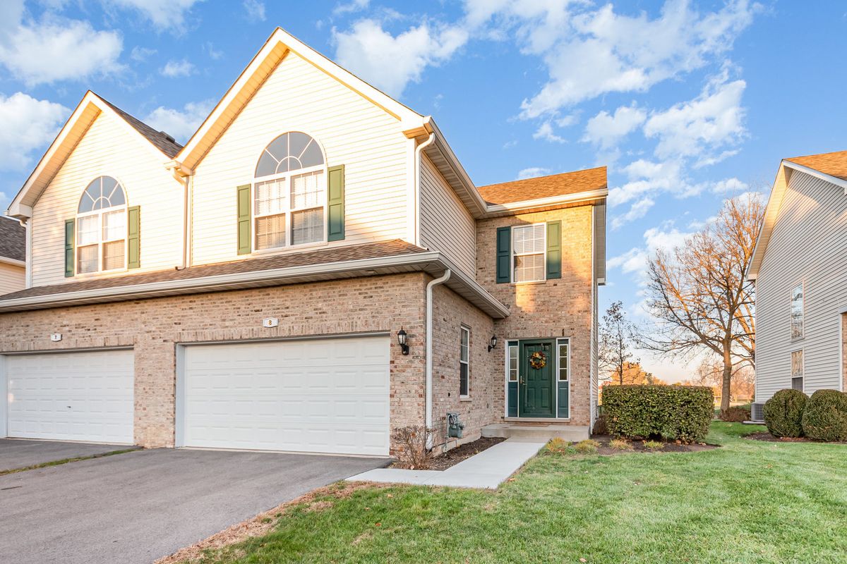 8 Lily Court, Bolingbrook, IL 60440