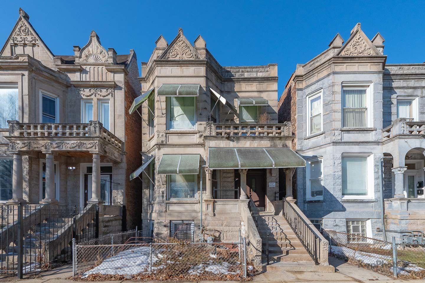 1512 S Sawyer Avenue — Chicago, IL 60623