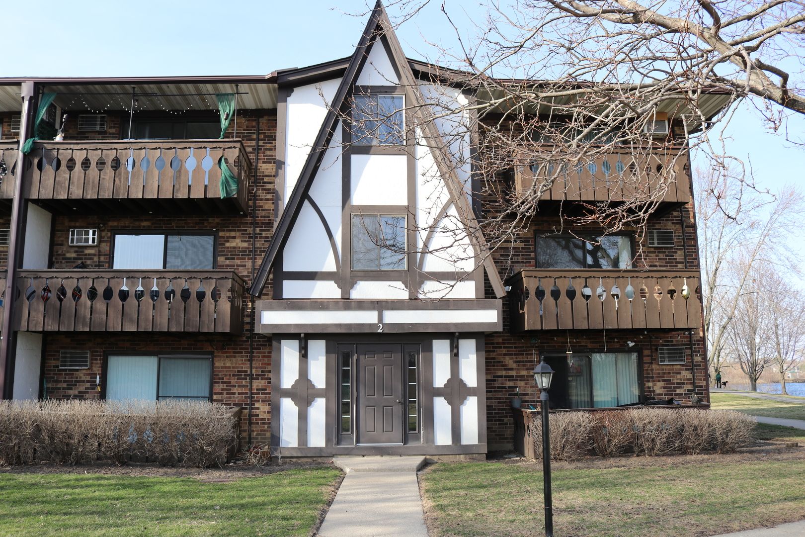 2 Timber Lane #17 — Vernon Hills, IL 60061