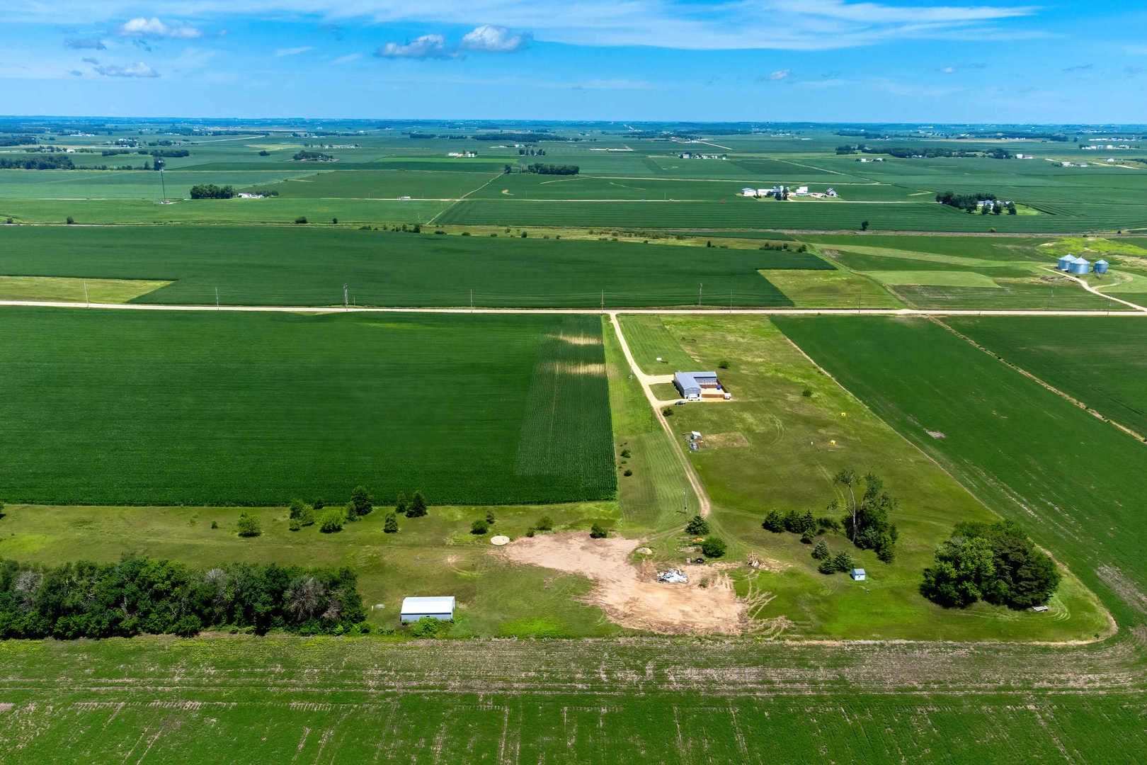 1811 245TH Street — Calamus, IA 52729