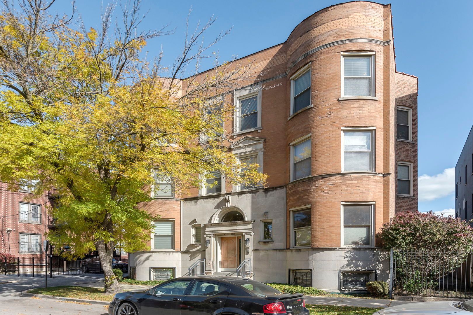 4315 S Forrestville Avenue #3S — Chicago, IL 60653