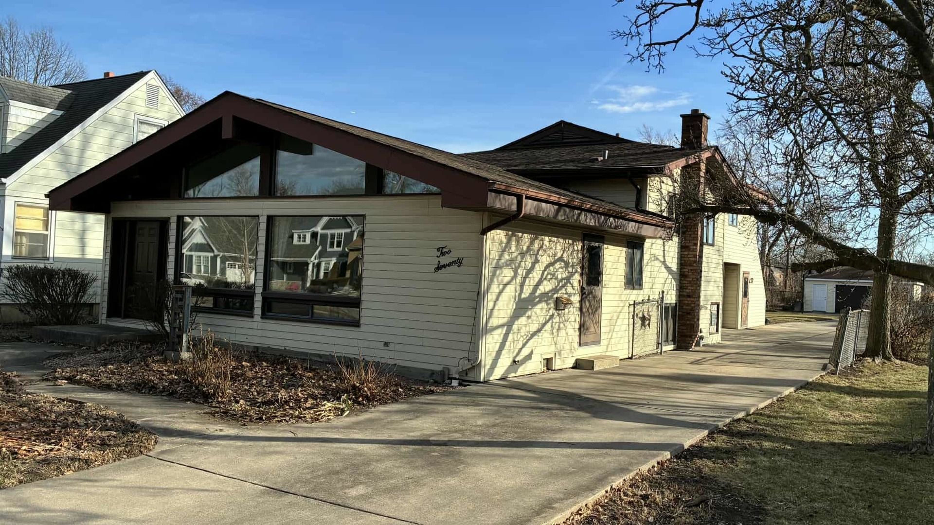 270 W Fremont Avenue — Elmhurst, IL 60126