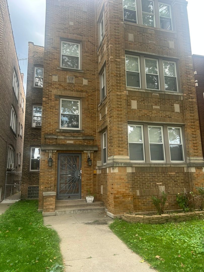 8227 S Evans Avenue — Chicago, IL 60619