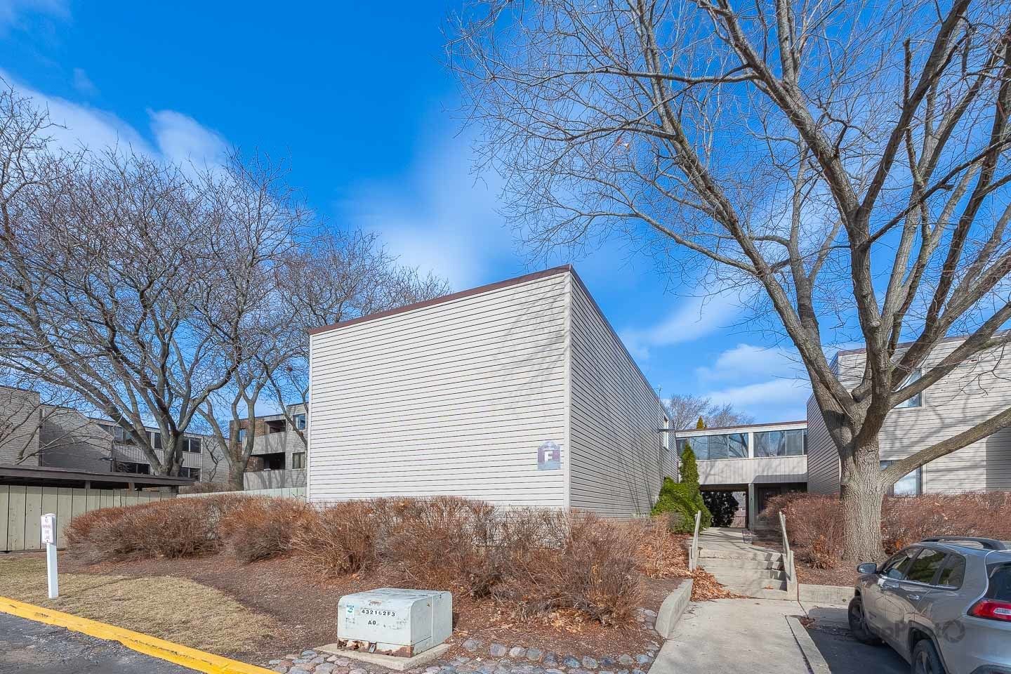 1840 W Highland Avenue #E-105 — Elgin, IL 60123