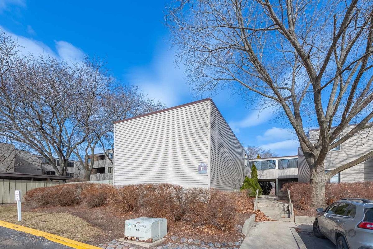 1840 Highland Avenue, Elgin, IL 60123