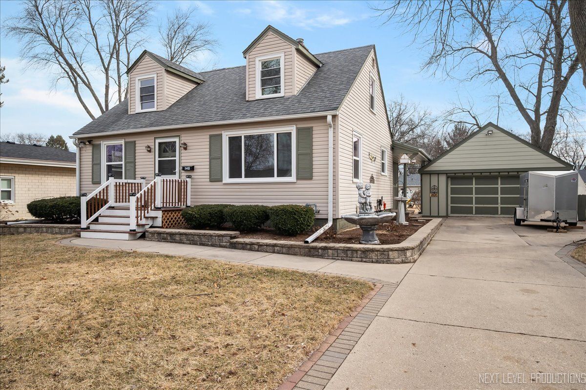 140 Westlawn Avenue — Aurora, IL 60506