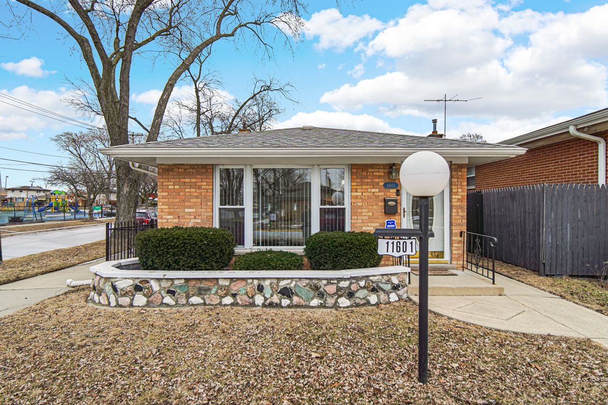 11601 Ada Street, Chicago, IL 60643