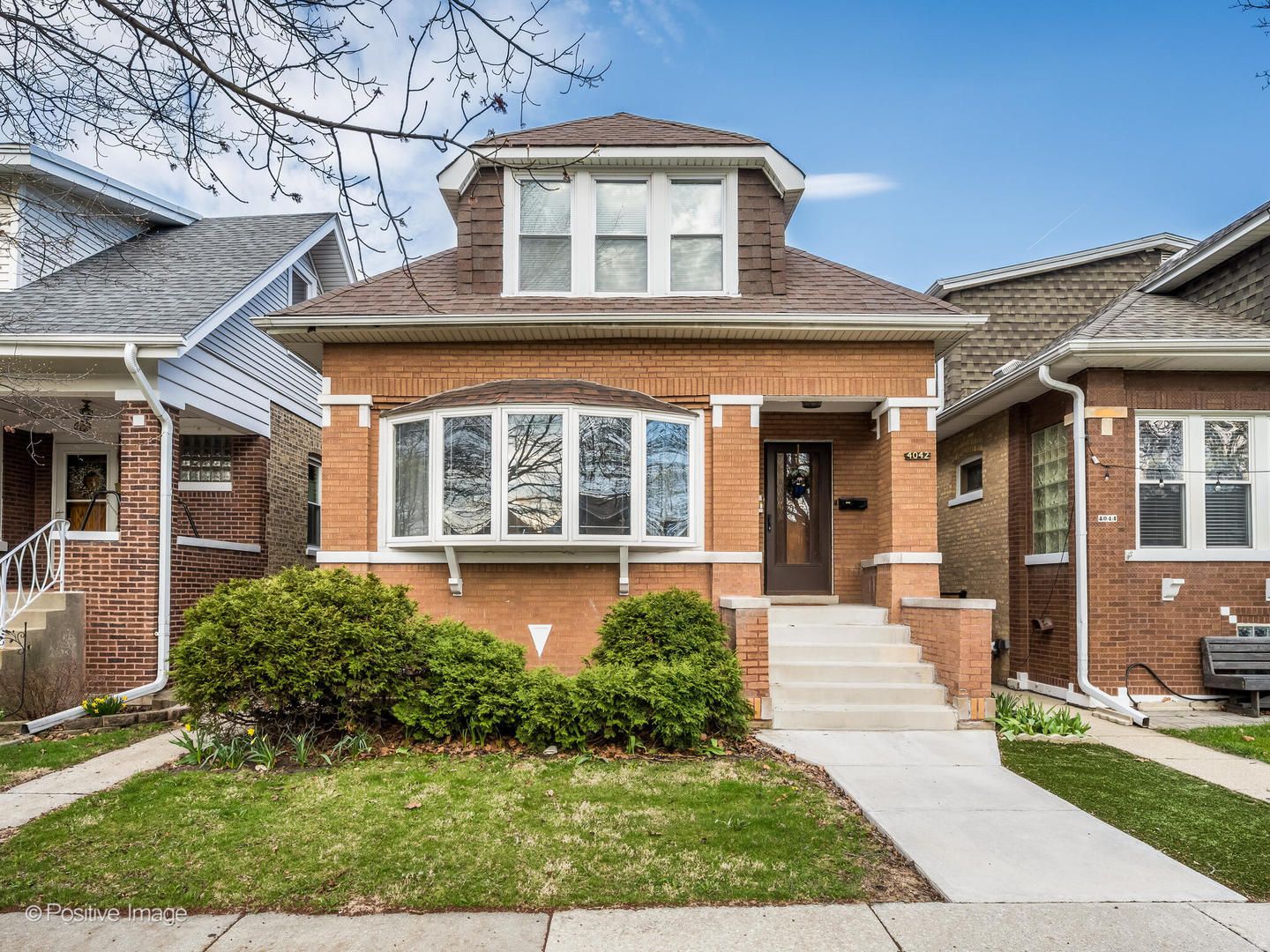 4042 N Monitor Avenue — Chicago, IL 60634