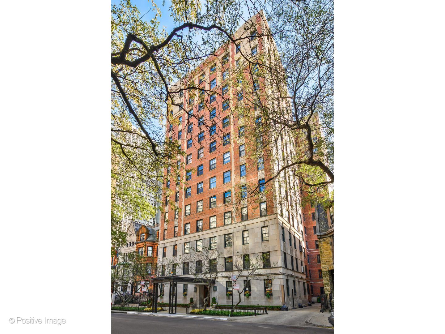 73 E Elm Street #7B — Chicago, IL 60611