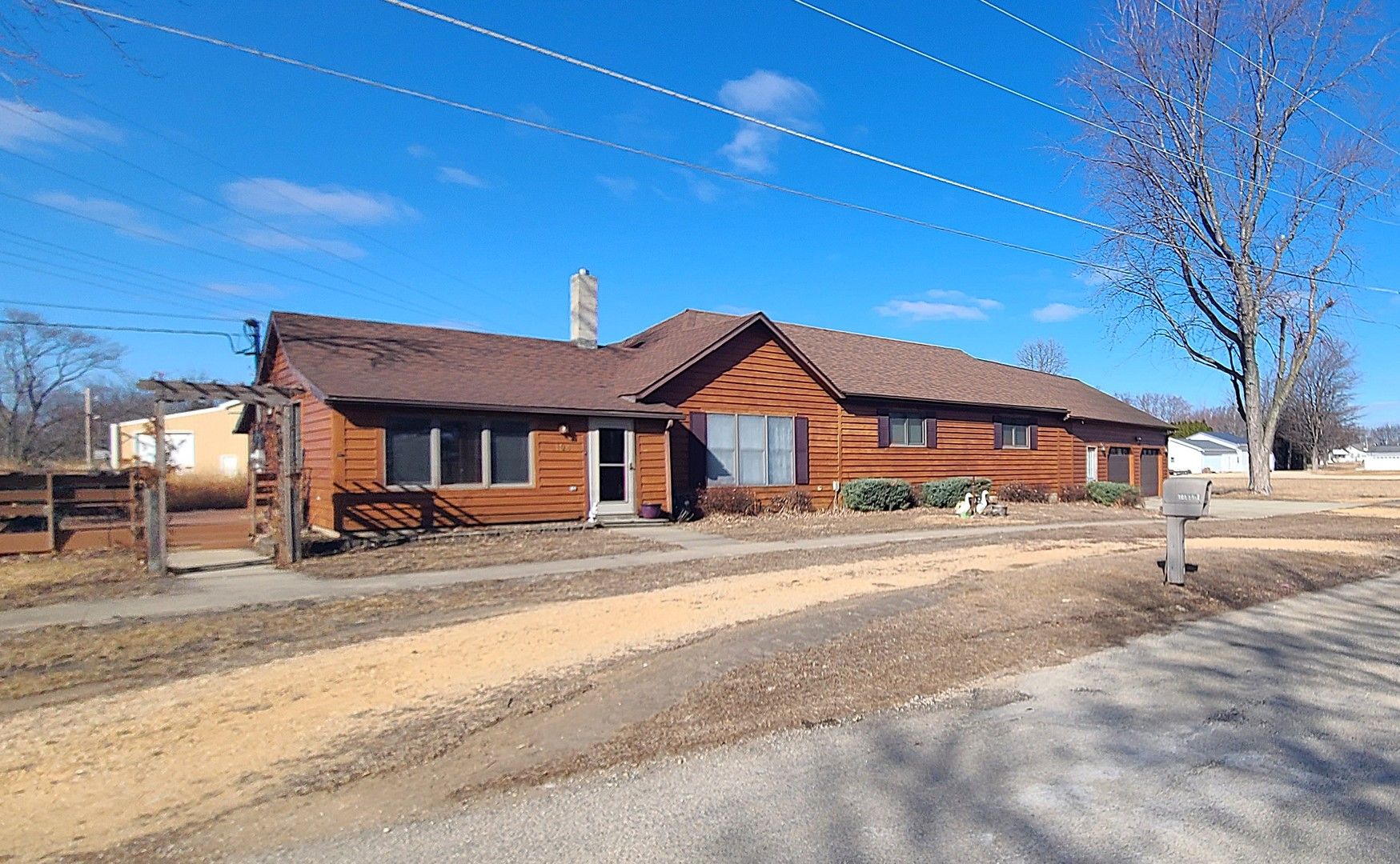104 N East Avenue — Amboy, IL 61310