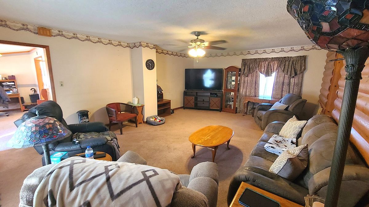 104 N East Avenue, Amboy, IL 61310