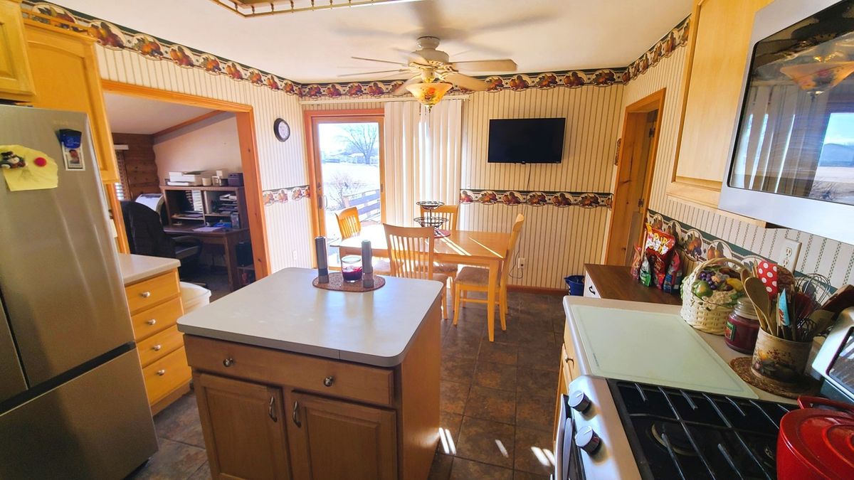 104 N East Avenue, Amboy, IL 61310