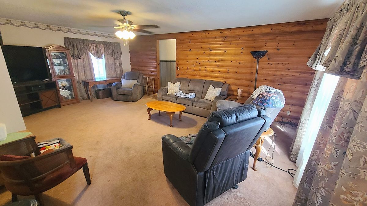104 N East Avenue, Amboy, IL 61310