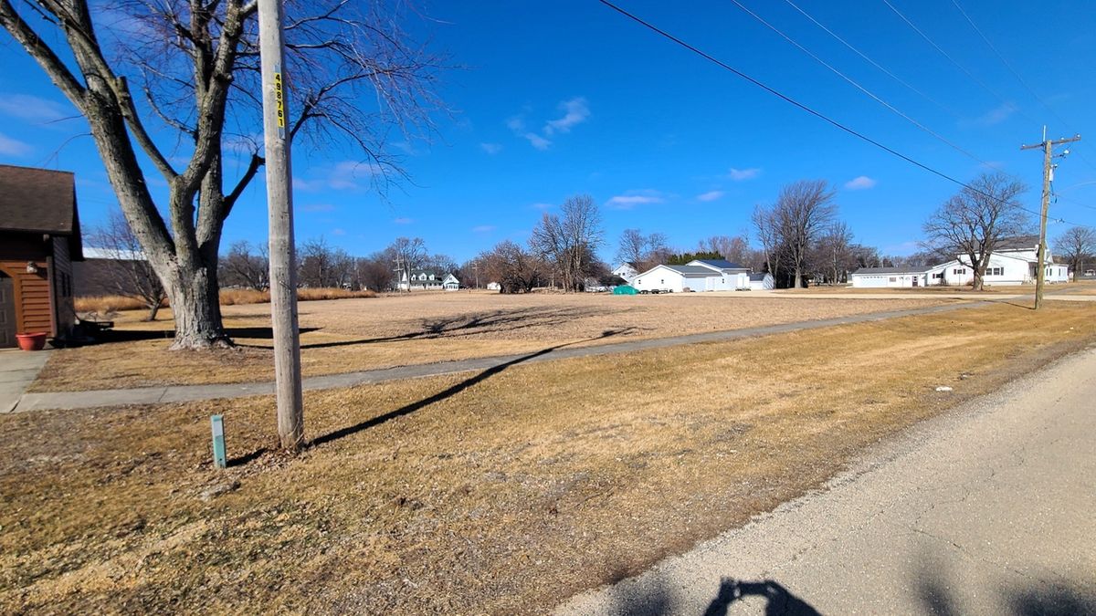 104 N East Avenue, Amboy, IL 61310