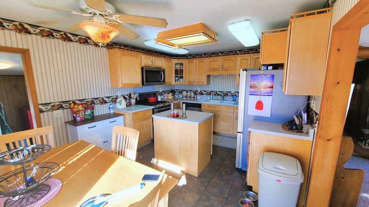 104 N East Avenue, Amboy, IL 61310