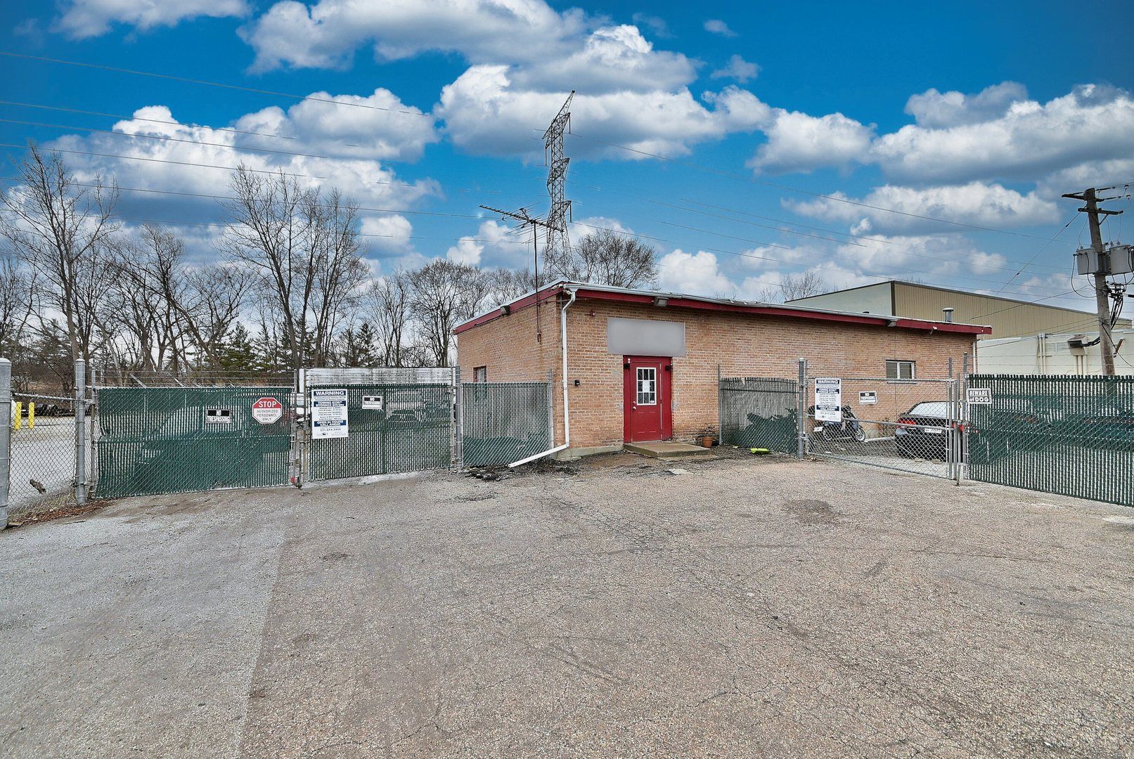 26w321 Saint Charles Road — Carol Stream, IL 60188