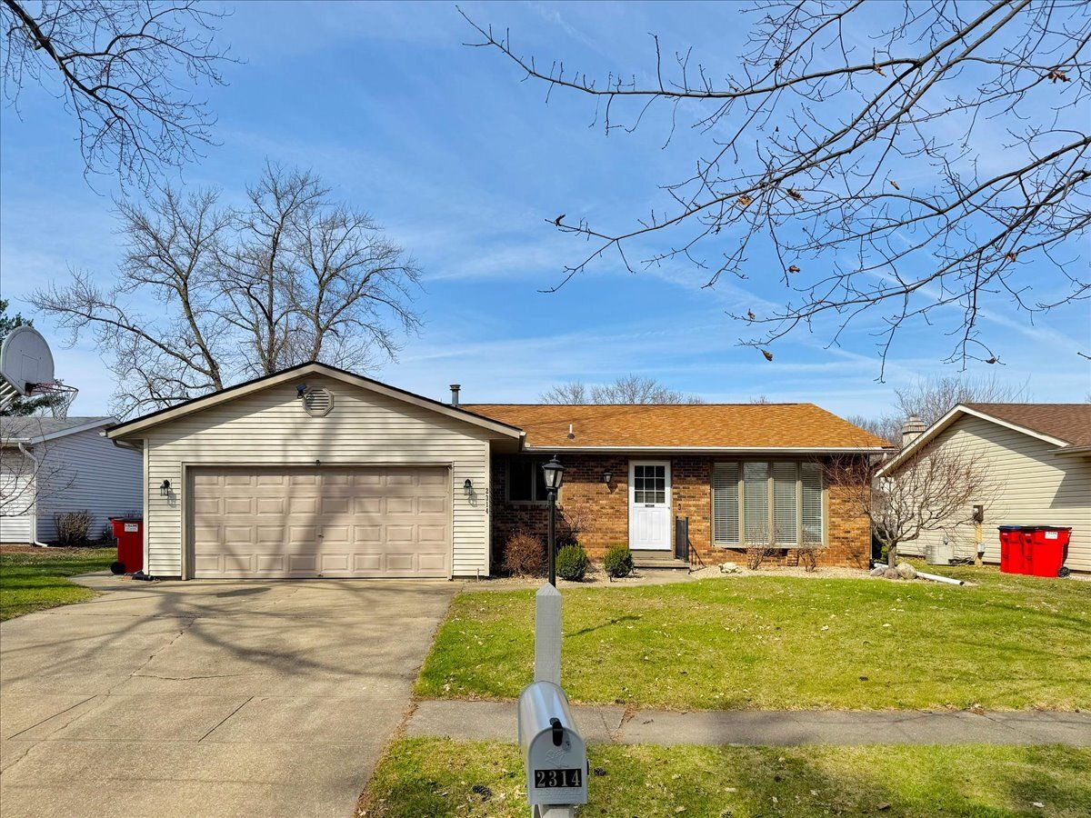 2314 Aspen Drive, Champaign, IL 61821