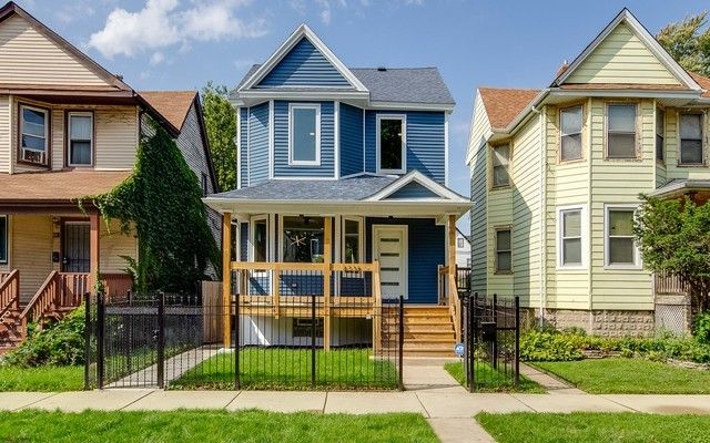 8238 S East End Avenue — Chicago, IL 60617