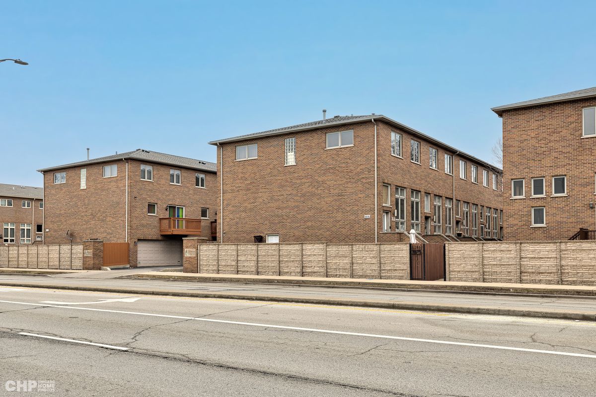 6816 65th Street, Chicago, IL 60638