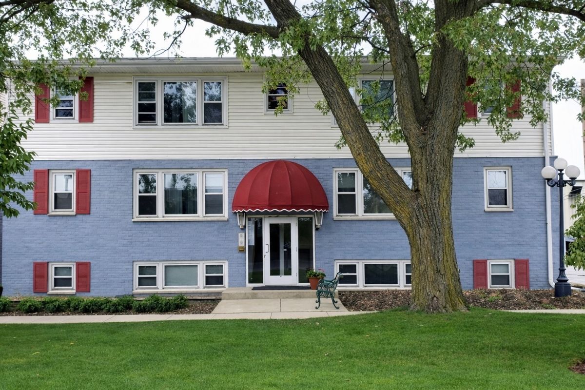 9424 Kelvin Lane, Schiller Park, IL 60176