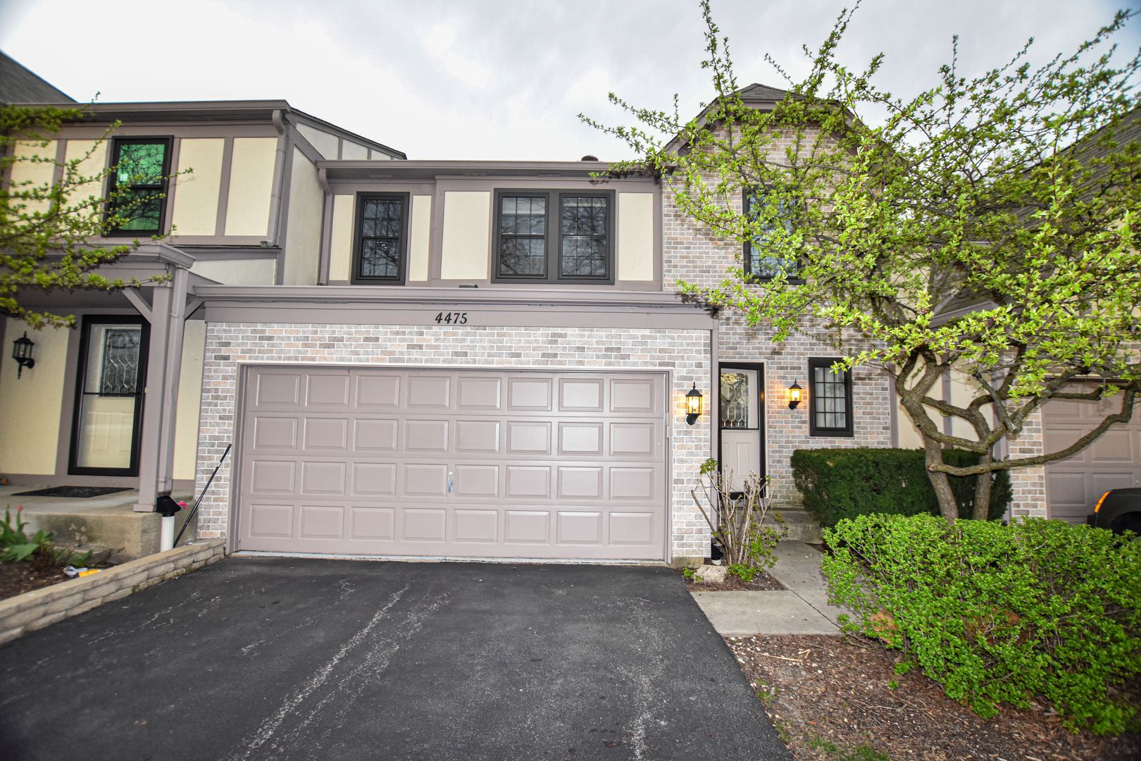 4475 Olmstead Drive — Hoffman Estates, IL 60192