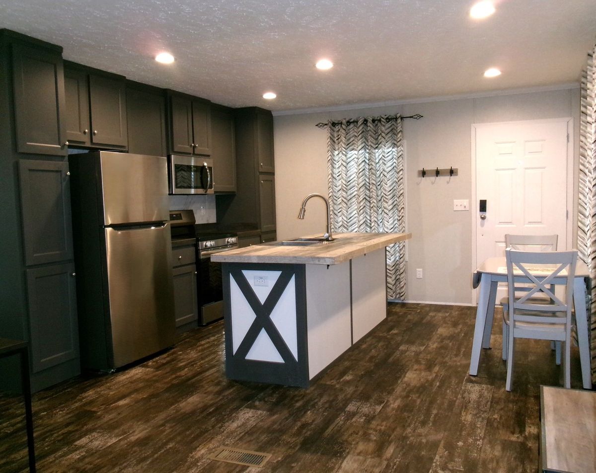 205 & 207 5th Street, Carmi, IL 62821