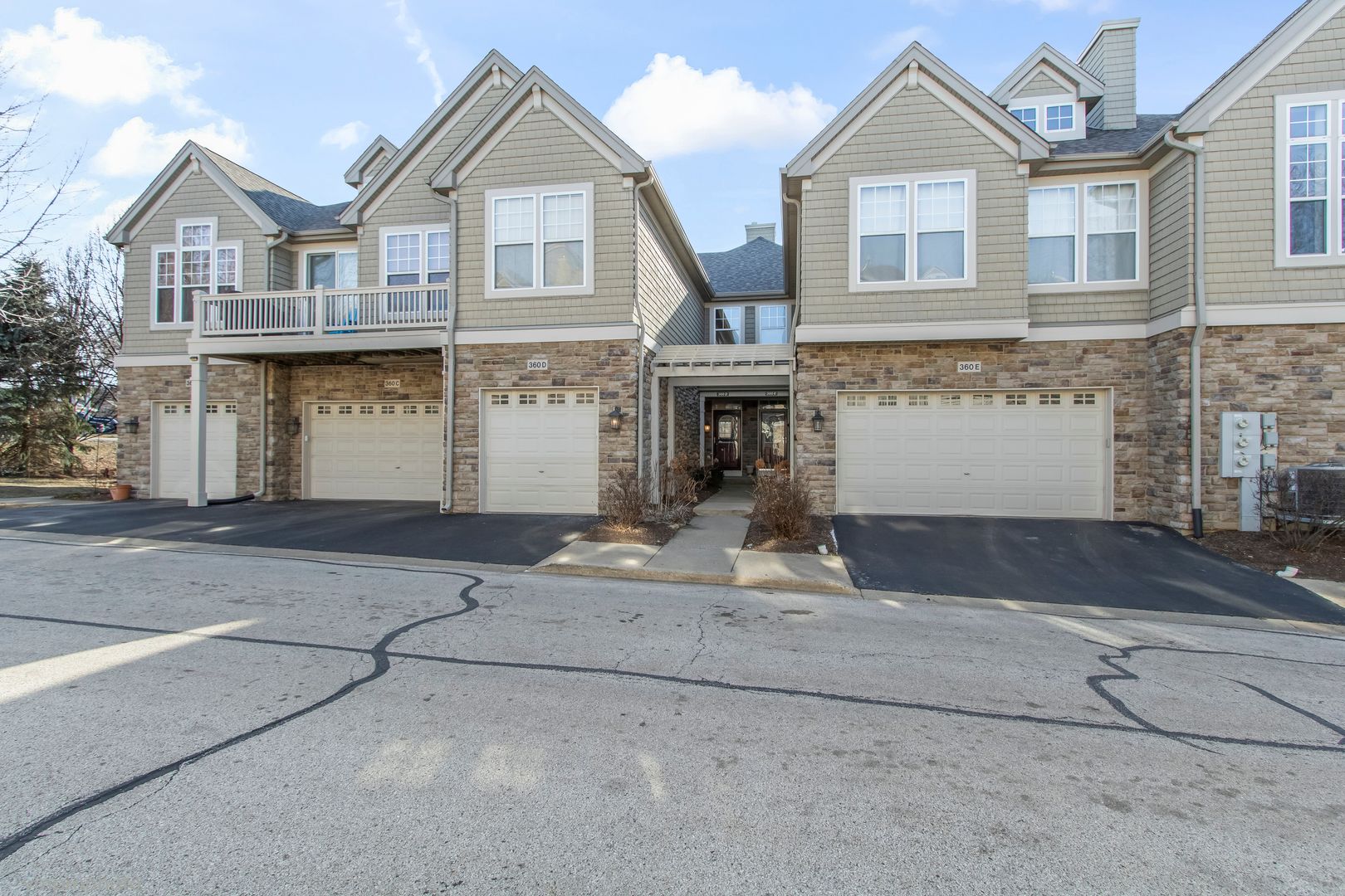 360 Promontory Lane #D — Wauconda, IL 60084
