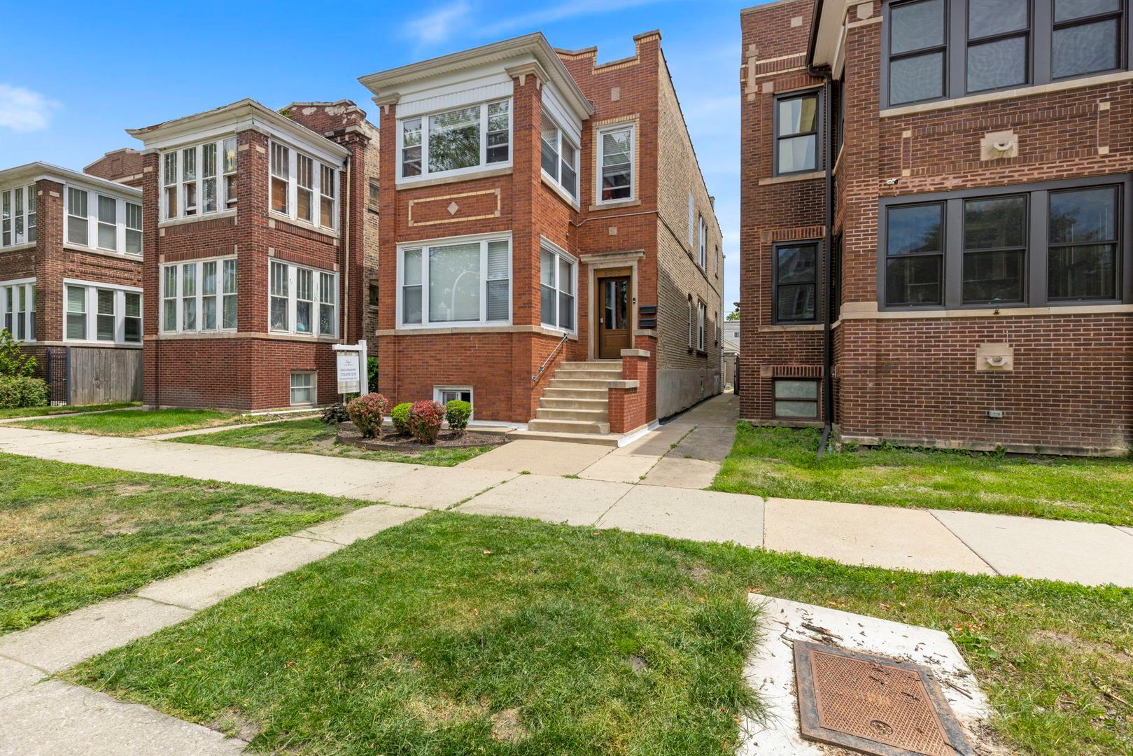 4519 N TROY Street — Chicago, IL 60625