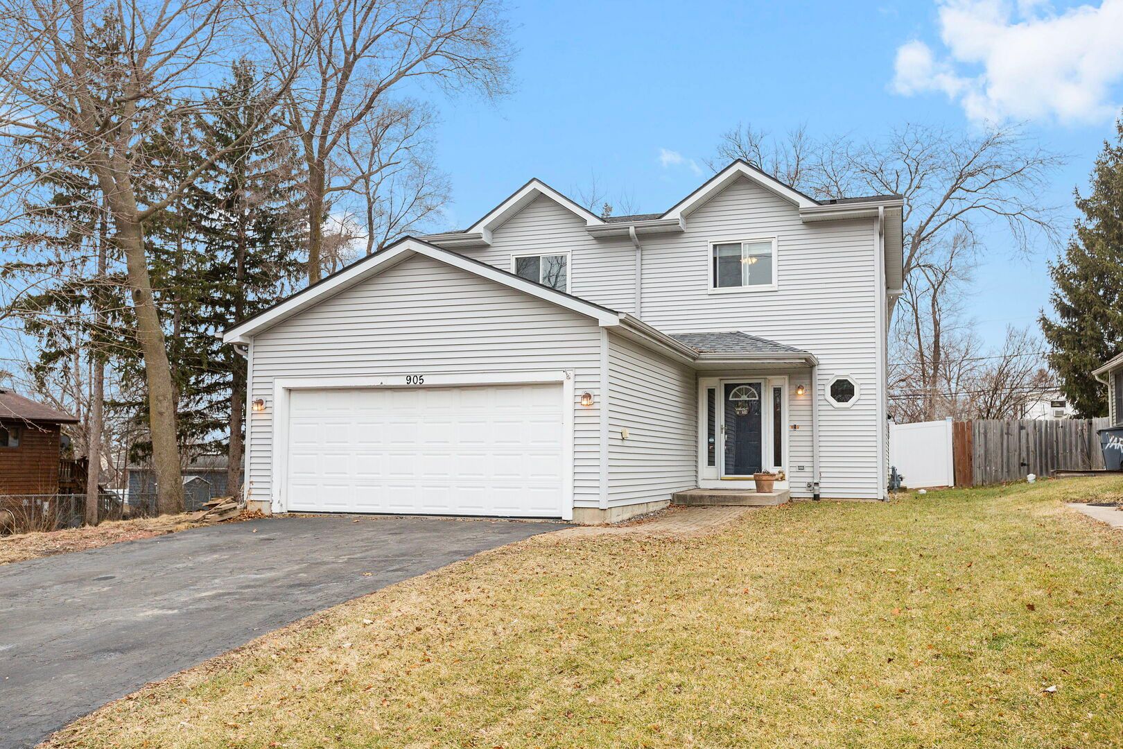 905 Grand Boulevard — Wauconda, IL 60084