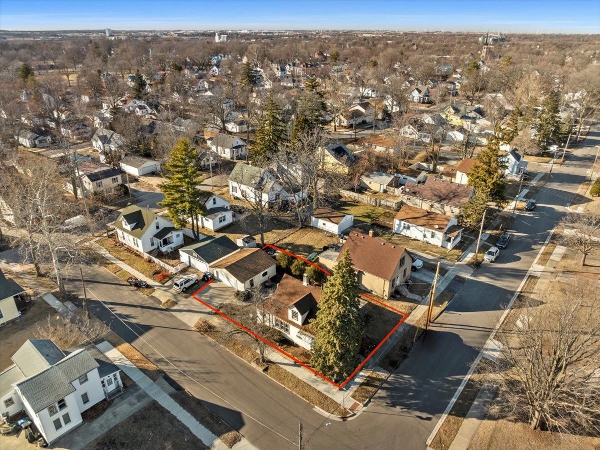 1211 Lee Street, Bloomington, IL 61701