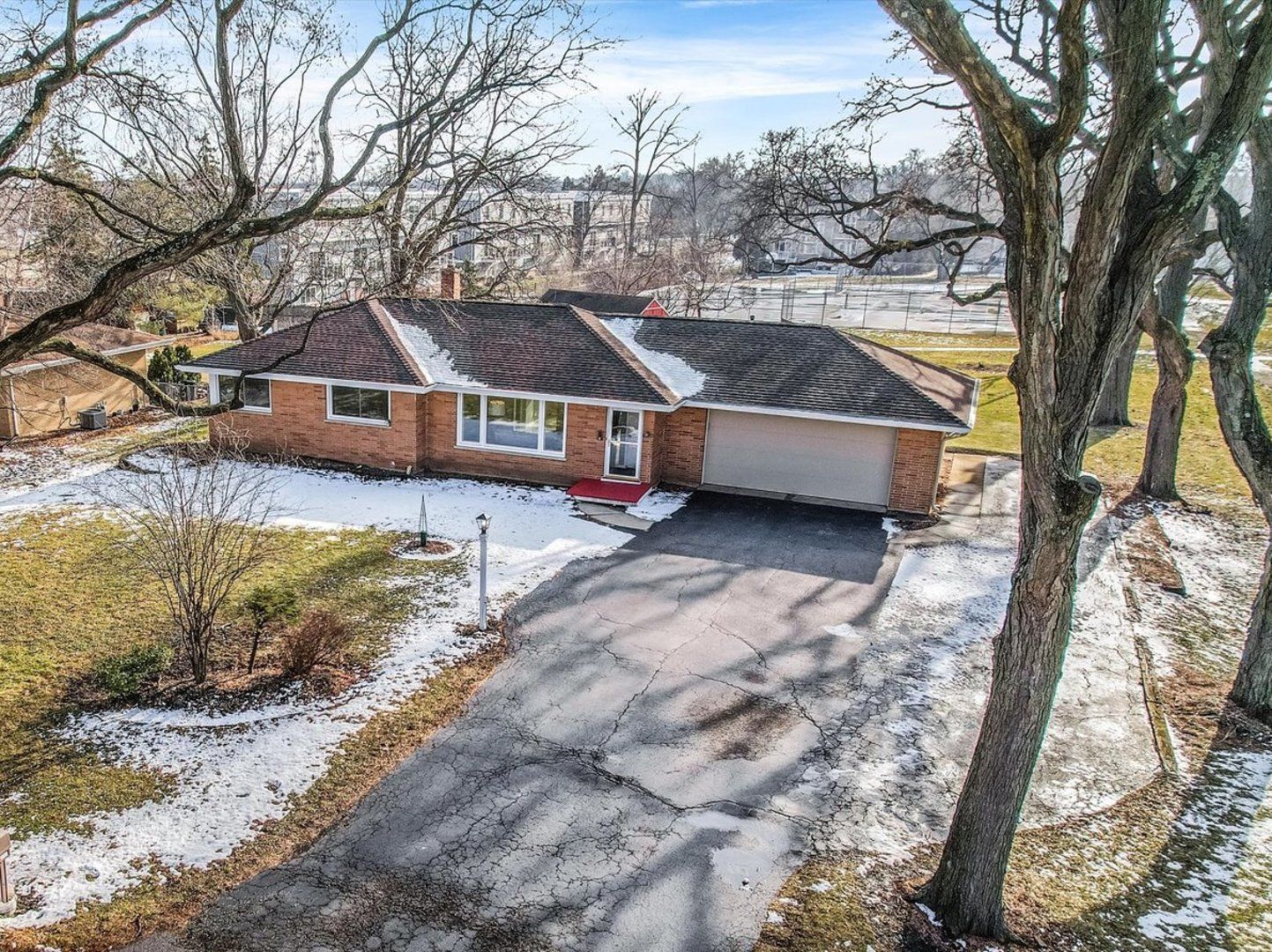 21W051 Woodview Drive — Itasca, IL 60143